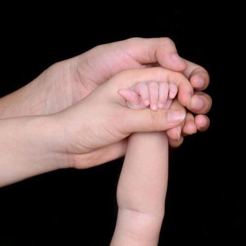 What you need to know when selecting a surrogacy agency for  Canada citizens